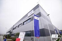 服(fu)務中國(guo)市場(chang),締造行業(ye)標(biao)桿 福斯工(gong)業(ye)4.0智(zhi)能(neng)蘇(su)州工(gong)廠盛(sheng)大開(kai)業(ye)