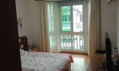 嵊州盛(sheng)都公(gong)寓(yu) 四室二廳(ting)二衛 價(jia)格133萬(wan)元(yuan)