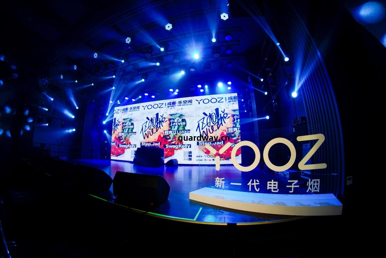 來(lai)這(zhe)兒!體驗(yan)電(dian)子(zi)煙(yan)的正宗"地(di)攤(tan)文化(hua)",壹(yi)起來(lai)練攤(tan)~